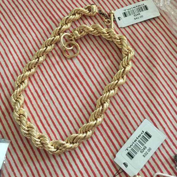 Necklace - Picture 1 of 1