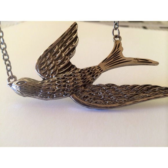 Jewelry - Sparrow necklace