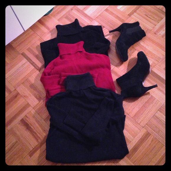Gap turtleneck bundle! Red, black, navy blue.
