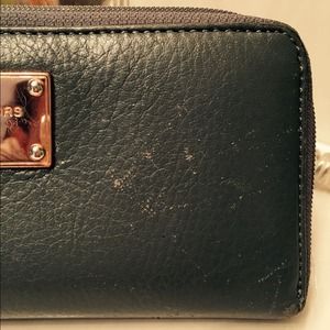 💕REDUCED 💕Additional pics of MK wallet