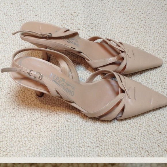 Ferragamo designer beige pointed toe heels