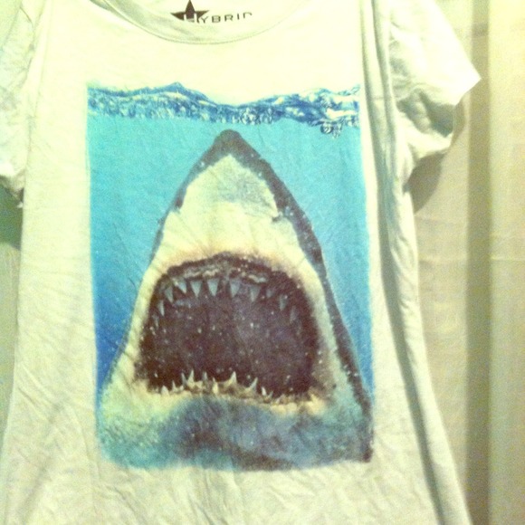White shark tee