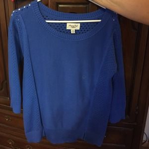 American eagle sweater