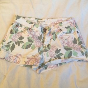LOVE CULTURE SHORTS