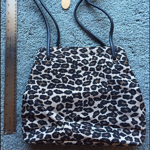 Nine West Handbags - 🐯 Leopard purse - microfiber 🐯