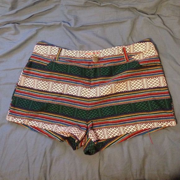 lulumari Pants - Aztec Print Shorts