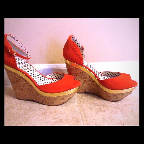 Jessica Simpson Wedges