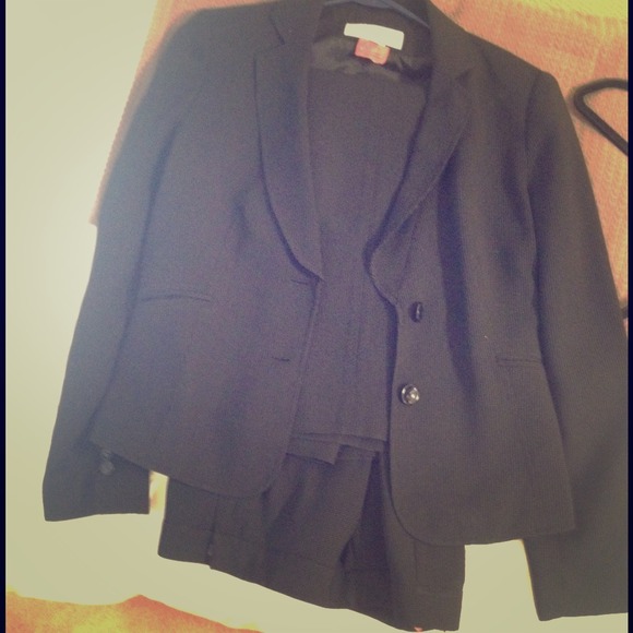 Jones New York Pant Suit - Picture 2 of 4