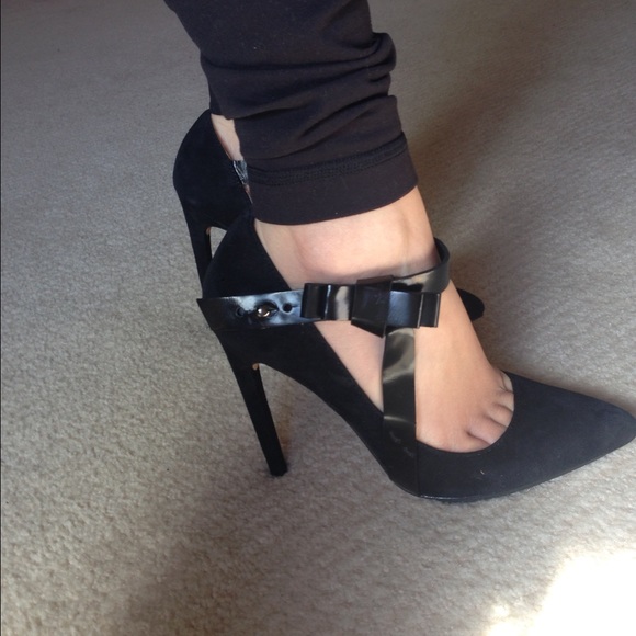 HOLD! ✋🏼 DO NOT BUY L.a.m.b Nadeen pumps