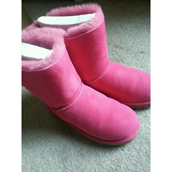 SOLD Pink Bailey Bow Uggs - Picture 3 of 3
