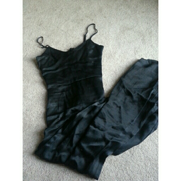 Black Silky Sleeve-less Jumpsuit - Picture 2 of 3