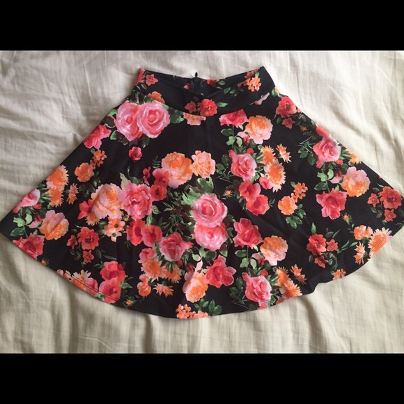 JOYCE Floral Skater/ Circle Skirt - Picture 1 of 2
