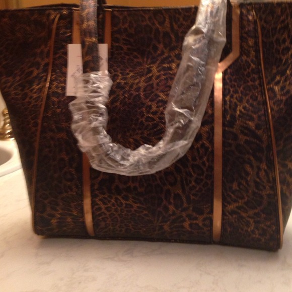 HOBO Handbags - "Crowned With Copper" so cool handbag!👑NWTleather