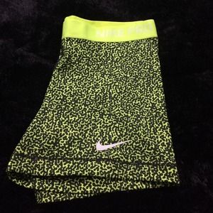Nike pro shorts !