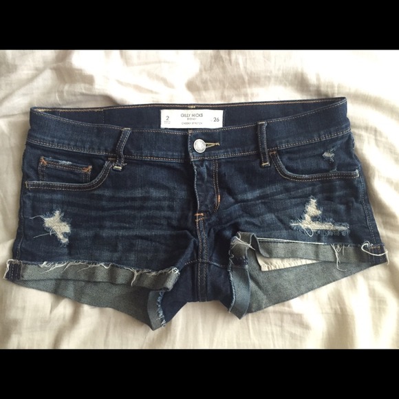 GILLY HICKS Cheeky Stretch Shorts