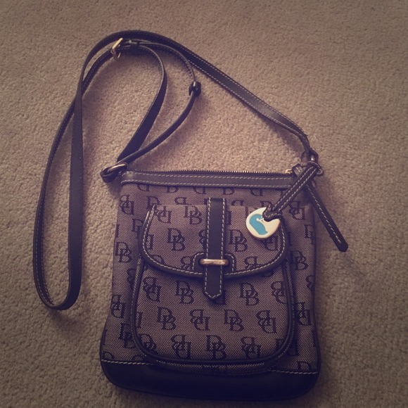 Dooney & bourkes purse