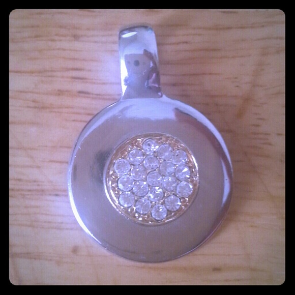 Pendant - Picture 1 of 3