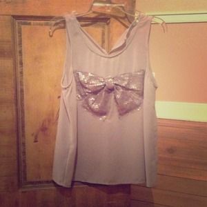 Grey bow shirt