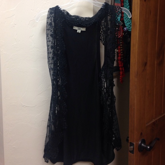 Ya black lace vest Medium