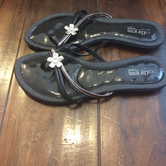 Sandals - Picture 2 of 4