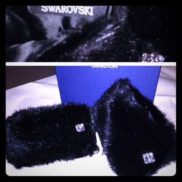 Swarovski Accessories - 🎉HP🎉 ⚡️SALE⚡️Faux Fur Cuffs with Crystals