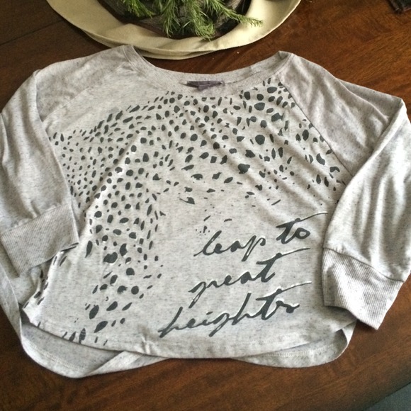 Forever 21 gray/silver cheetah print top - Picture 1 of 3