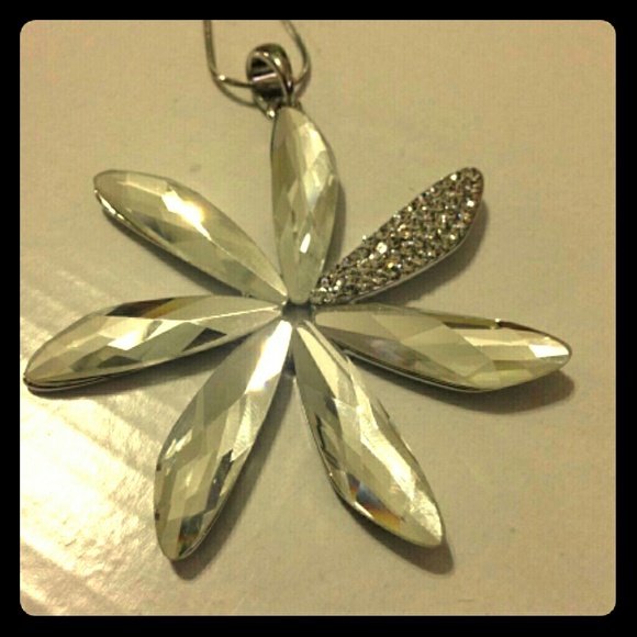 Flower necklace