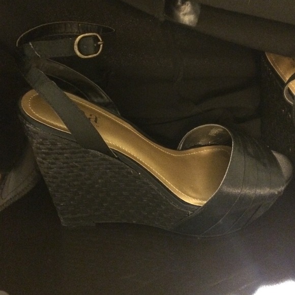 8.5 sophisticated wedge heel by Ana.