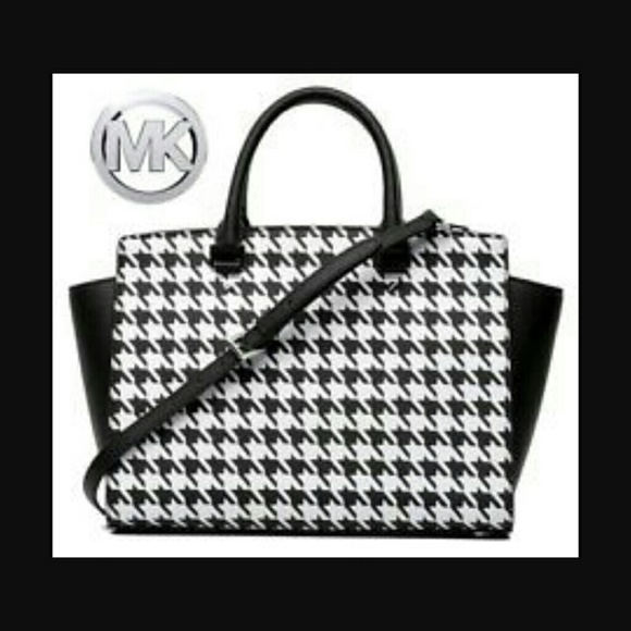 Michael Kors Handbags - 100% Authentic Michael Kors selma  LG TZ satchel