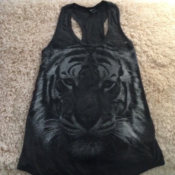 Tiger black and white top - Picture 1 of 2