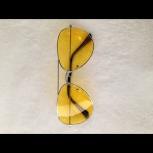 Night vision yellow lenses aviator style glasses