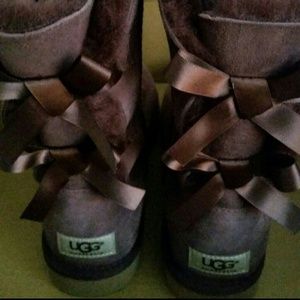 UGG Bailey Bow in Deep Bordeaux