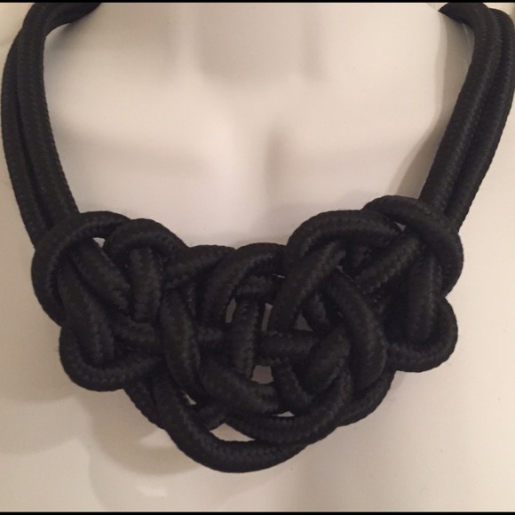 🚫SOLD🚫 black knot necklace - Picture 2 of 4