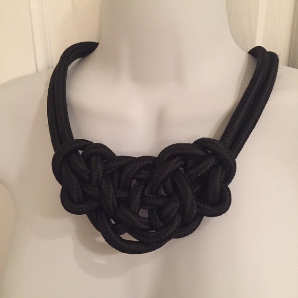 🚫SOLD🚫 black knot necklace - Picture 3 of 4