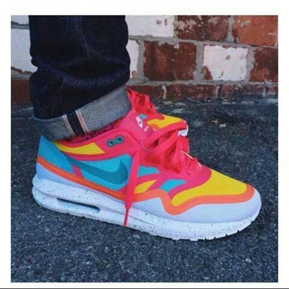 Nike - Picture 1 of 1