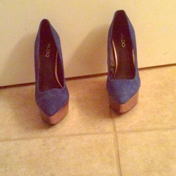 Blue wedge pumps