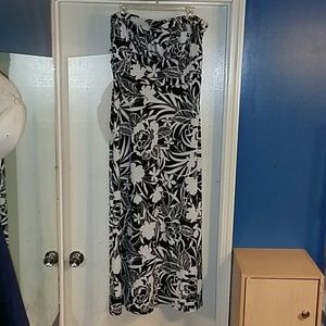 A very nice Strapless Flawless Blk & Wht Dress