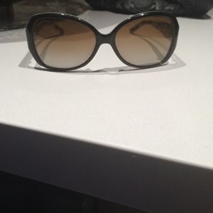 Tory burch sunglasses with out case