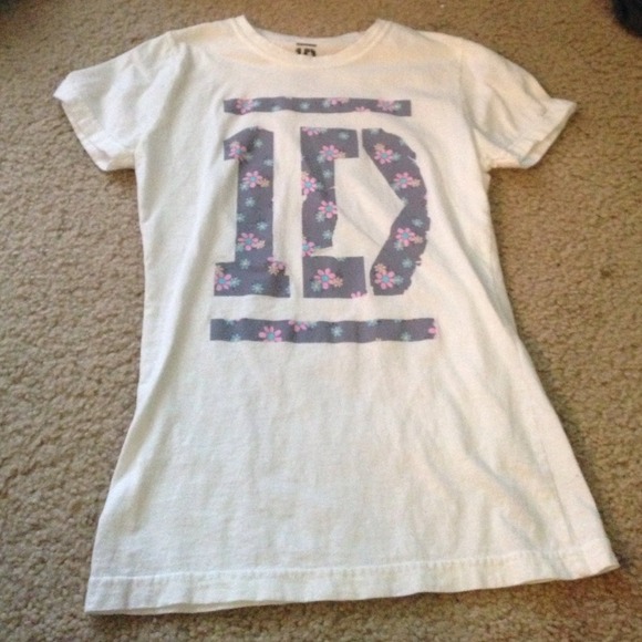 White One direction Graphic tee