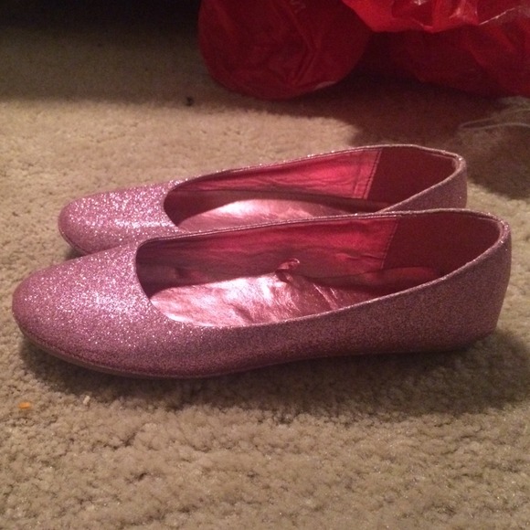 Pink sparkly flats - Picture 1 of 1