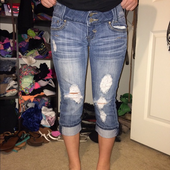 Almost famous rarely worn capris