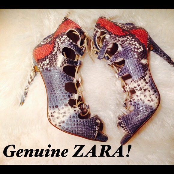 Zara Shoes - ZARA Snakeskin Lace Ups