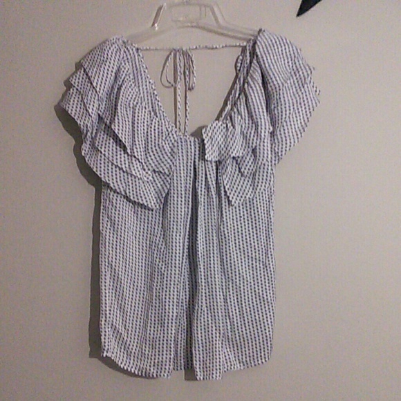 Club Monaco Tops - Black and white silk zigzag ruffle shoulder top