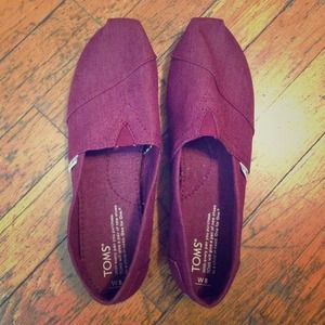 TOMS Burgundy Classics