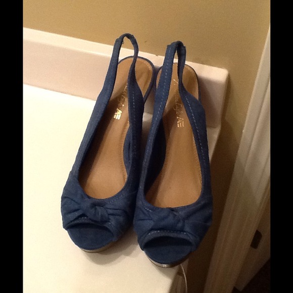 *SOLD*‼️Reduced‼️ 👠 New Teal Wedges