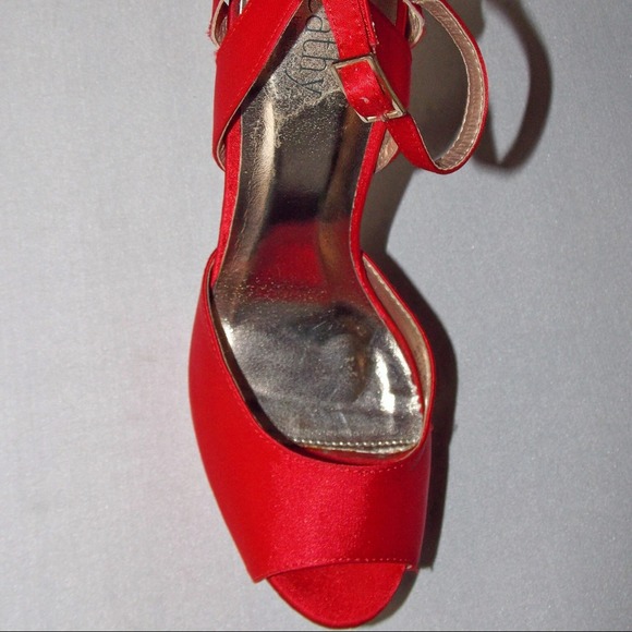 Cathy By Cathy Jean Red Heels Size: 8 US - Picture 4 of 4