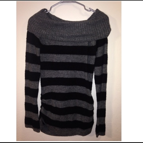 Black and Grey Sweater - Picture 1 of 1