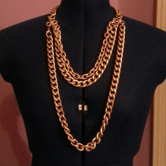 Gold link multi-level chain - Picture 1 of 3