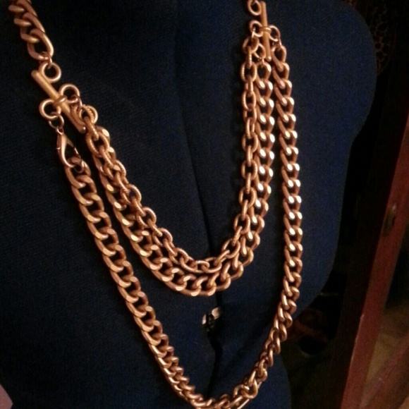 Gold link multi-level chain - Picture 2 of 3