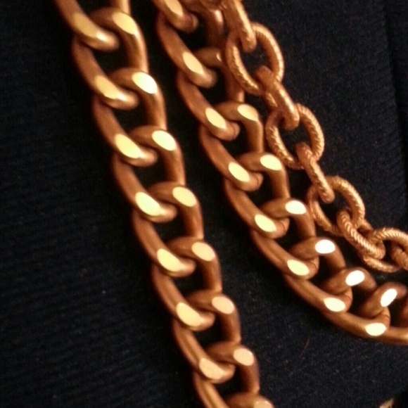 Gold link multi-level chain - Picture 3 of 3